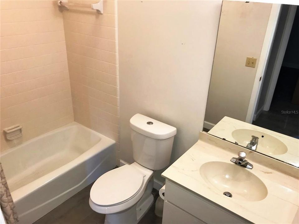 For Rent: $2,000 (2 beds, 2 baths, 1304 Square Feet)