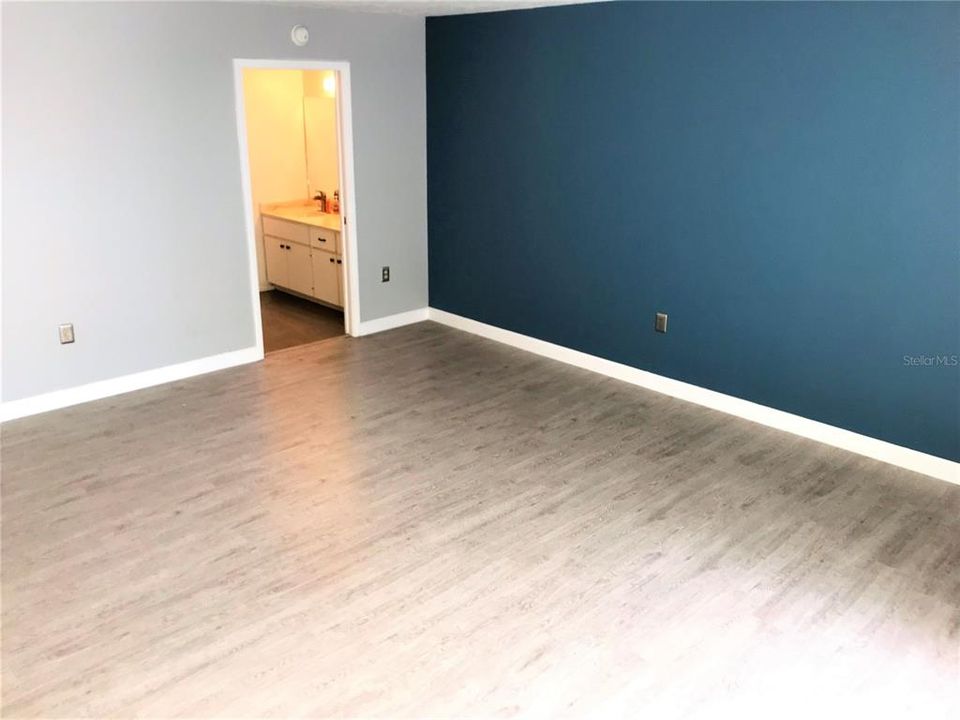 For Rent: $2,000 (2 beds, 2 baths, 1304 Square Feet)