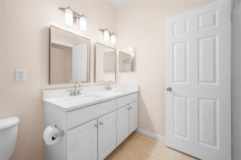 For Sale: $199,000 (2 beds, 2 baths, 1275 Square Feet)