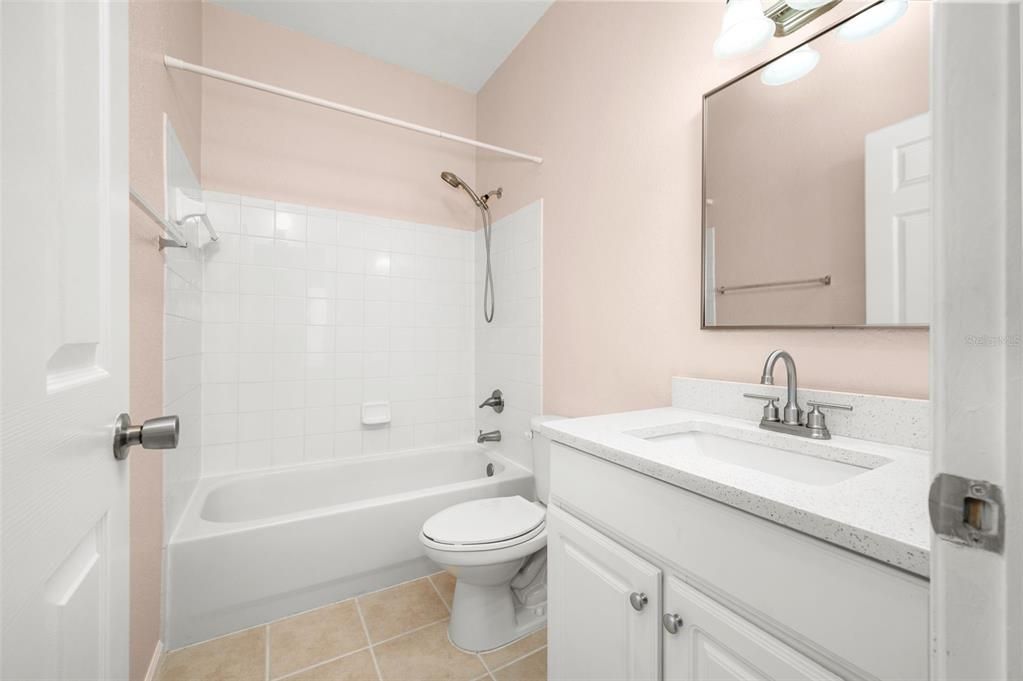 For Sale: $199,000 (2 beds, 2 baths, 1275 Square Feet)
