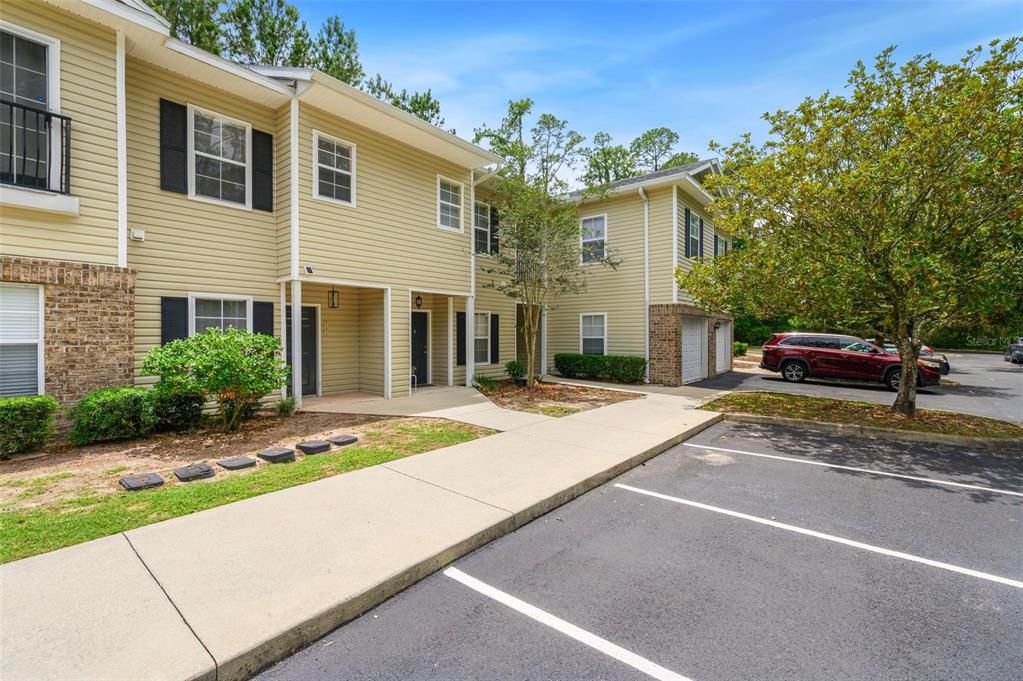 For Sale: $199,000 (2 beds, 2 baths, 1275 Square Feet)