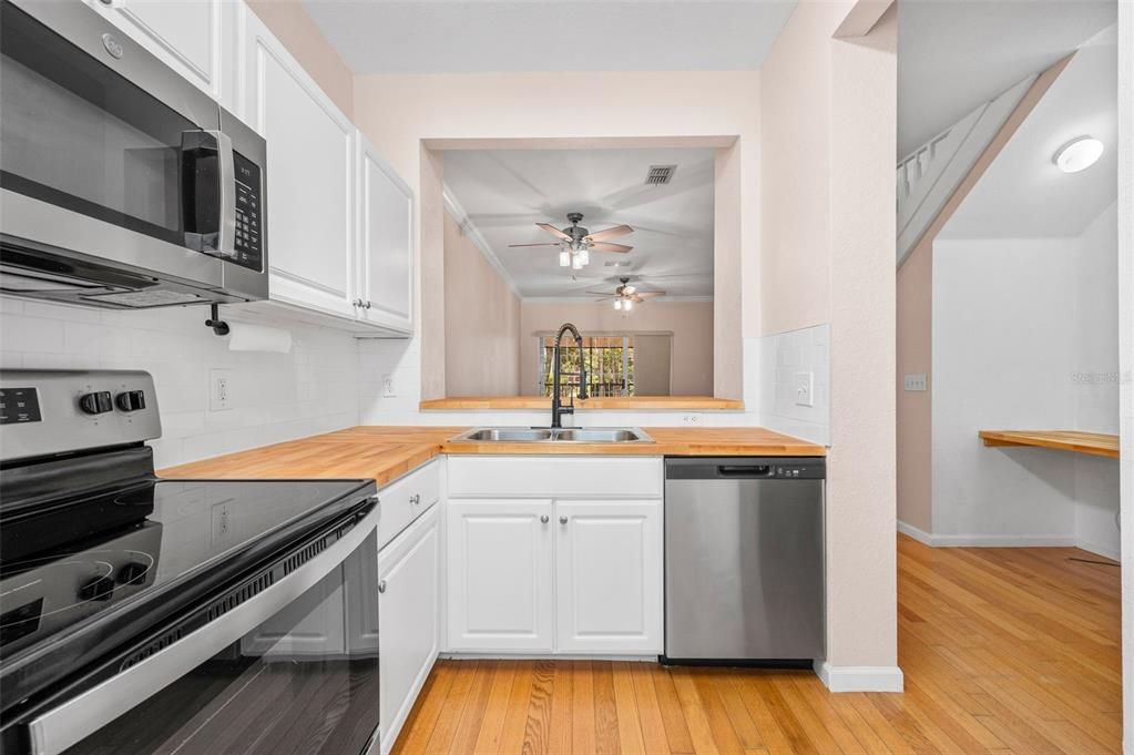 For Sale: $199,000 (2 beds, 2 baths, 1275 Square Feet)