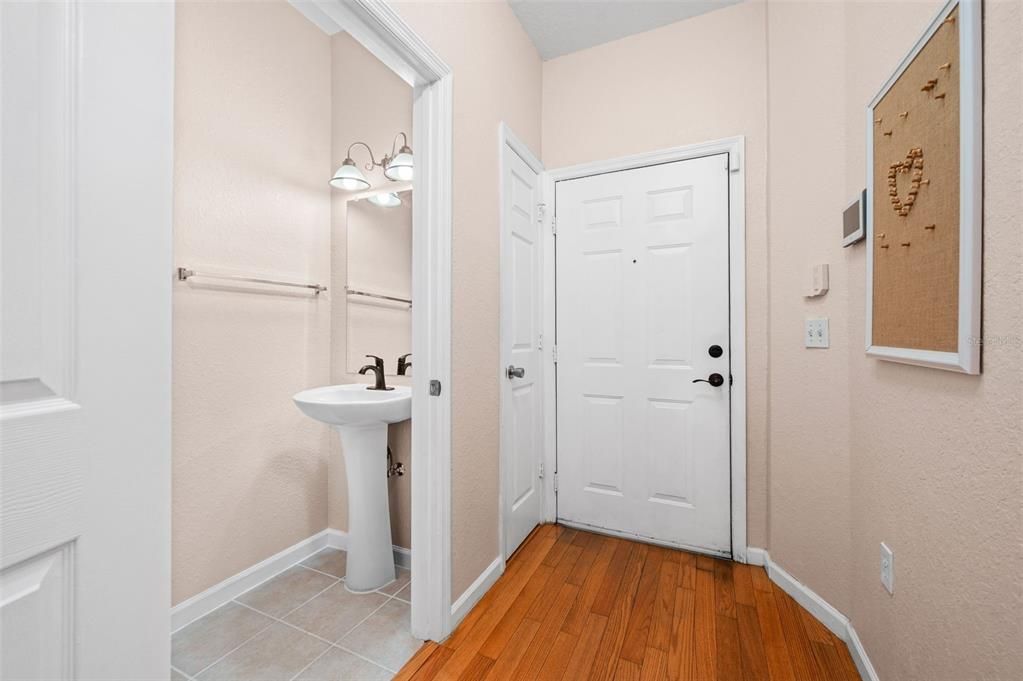 For Sale: $199,000 (2 beds, 2 baths, 1275 Square Feet)