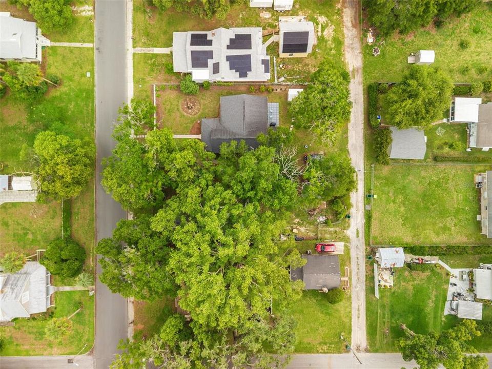 For Sale: $190,000 (1 beds, 1 baths, 704 Square Feet)