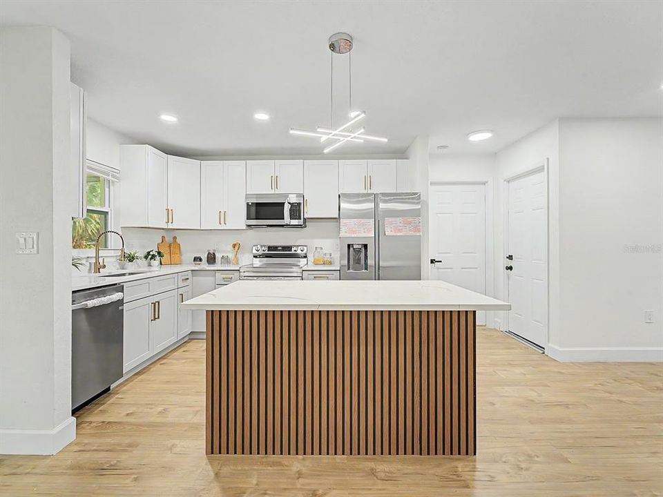 Active With Contract: $419,900 (3 beds, 2 baths, 1197 Square Feet)