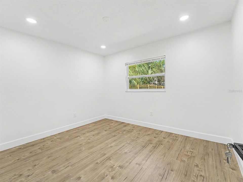 Active With Contract: $419,900 (3 beds, 2 baths, 1197 Square Feet)