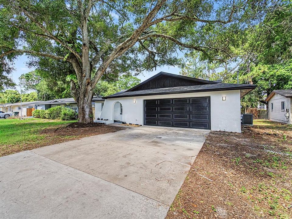 Active With Contract: $419,900 (3 beds, 2 baths, 1197 Square Feet)