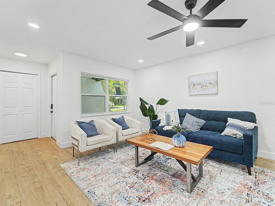 Active With Contract: $419,900 (3 beds, 2 baths, 1197 Square Feet)
