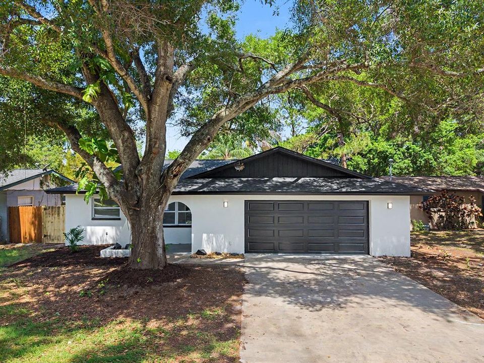 Active With Contract: $419,900 (3 beds, 2 baths, 1197 Square Feet)