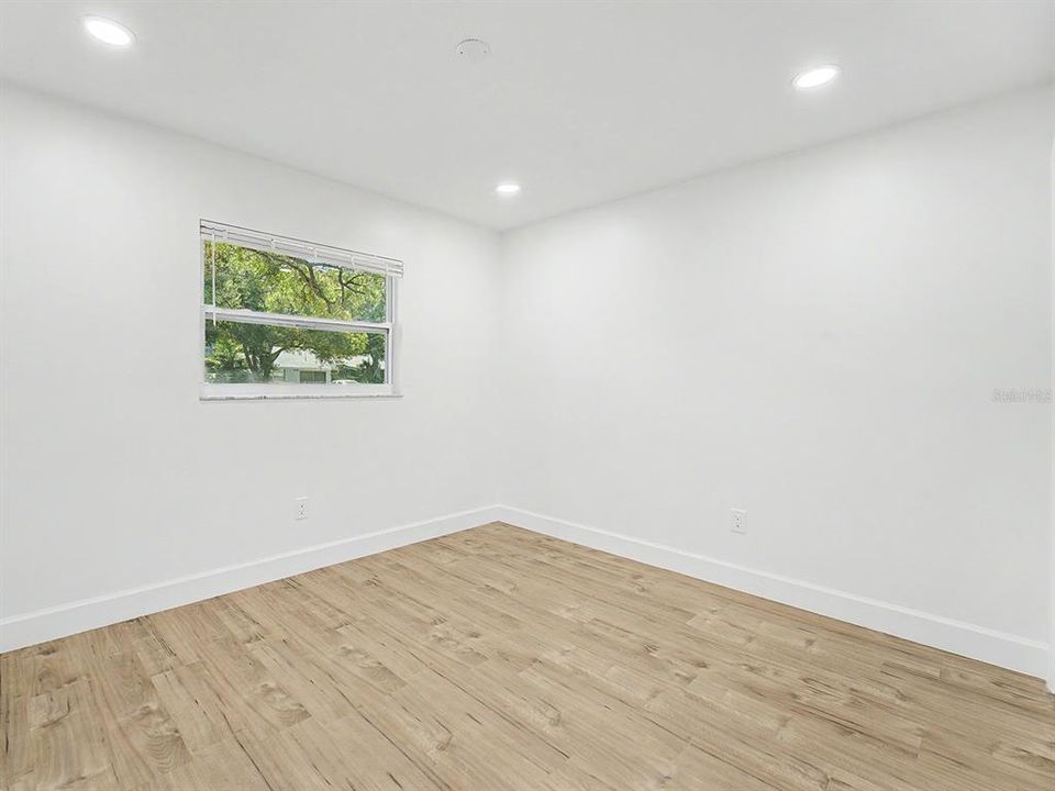 Active With Contract: $419,900 (3 beds, 2 baths, 1197 Square Feet)