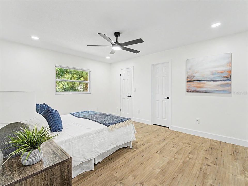 Active With Contract: $419,900 (3 beds, 2 baths, 1197 Square Feet)