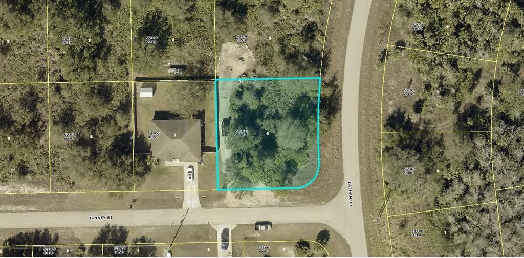 For Sale: $26,000 (0.33 acres)