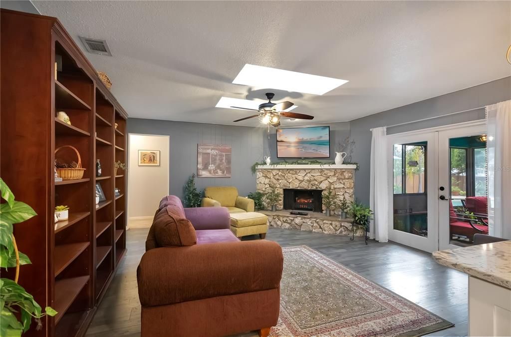 For Sale: $499,000 (3 beds, 2 baths, 1775 Square Feet)