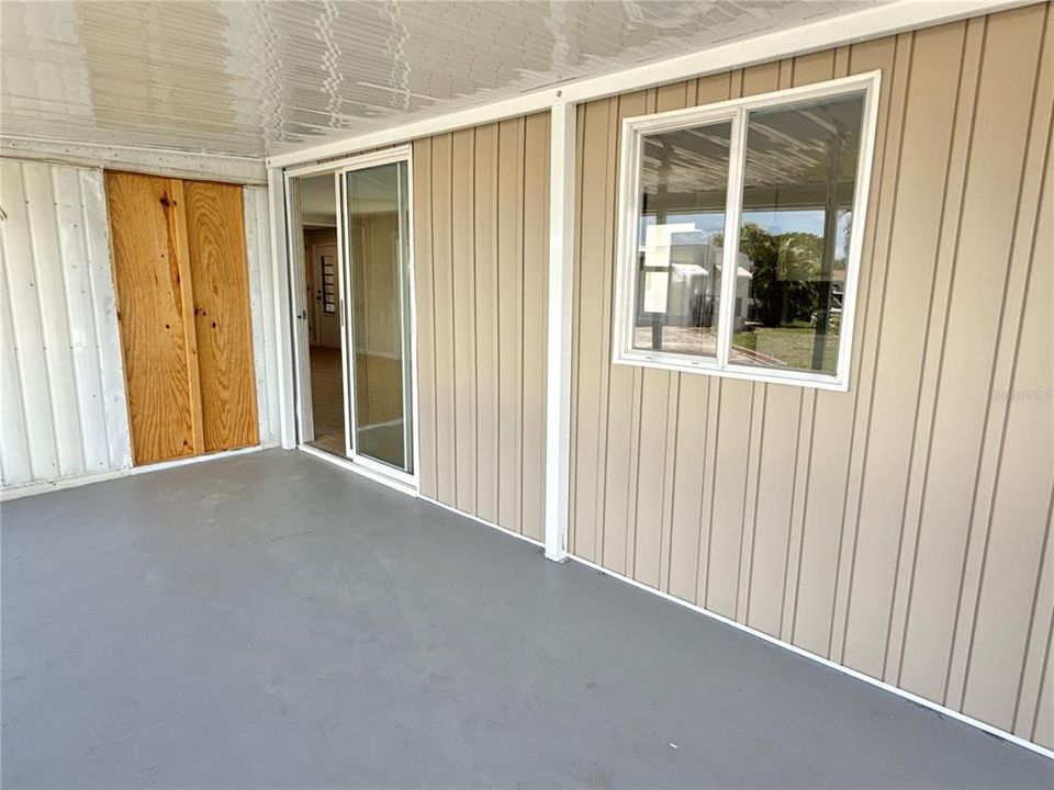 For Sale: $165,000 (2 beds, 1 baths, 818 Square Feet)