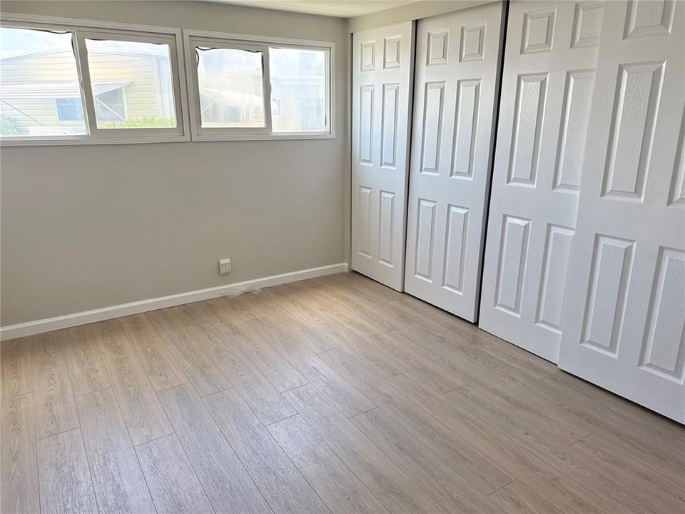 For Sale: $165,000 (2 beds, 1 baths, 818 Square Feet)