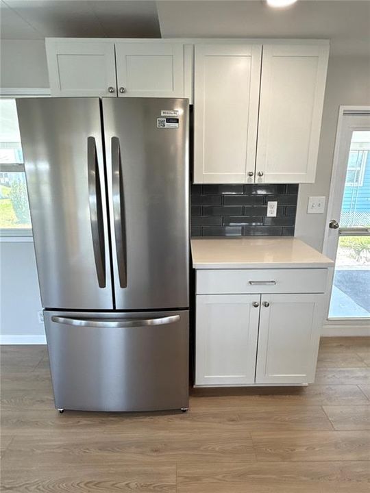 For Sale: $165,000 (2 beds, 1 baths, 818 Square Feet)