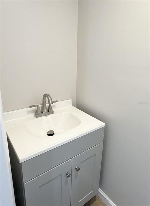 For Sale: $165,000 (2 beds, 1 baths, 818 Square Feet)