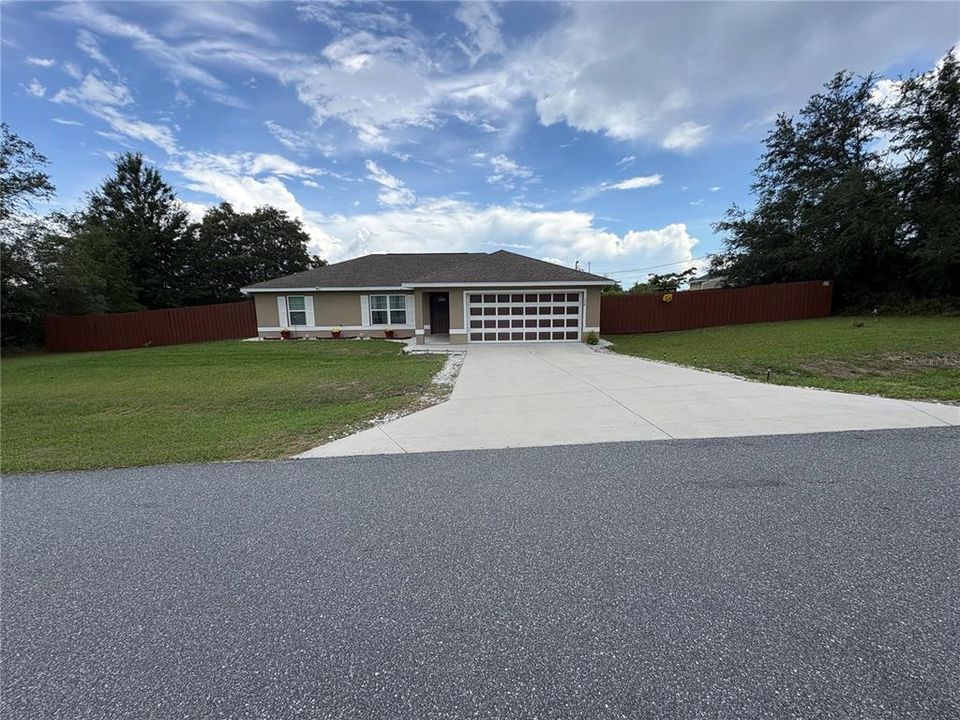 For Sale: $267,000 (3 beds, 2 baths, 1352 Square Feet)