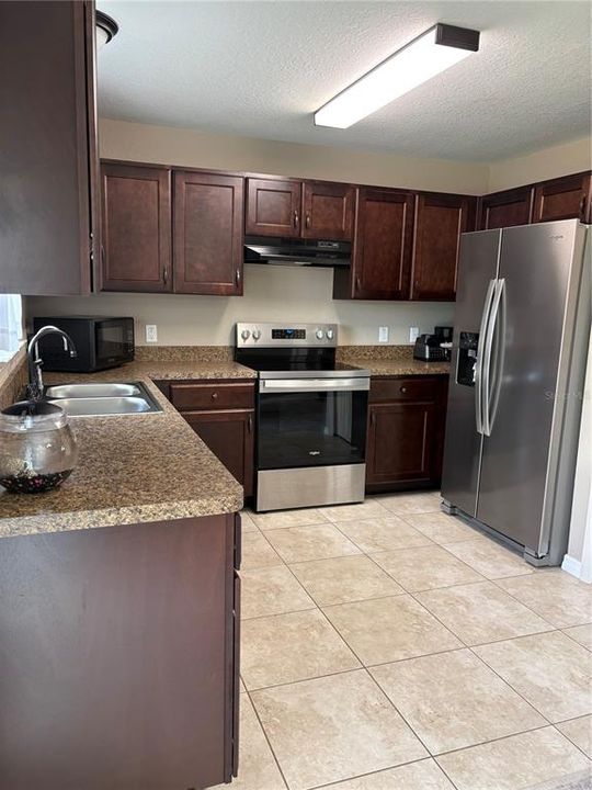 En Venta: $265,000 (3 camas, 2 baños, 1352 Pies cuadrados)