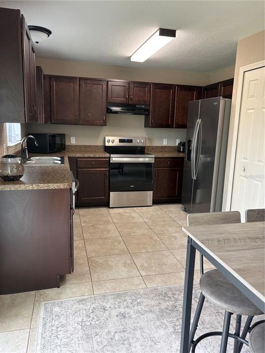 En Venta: $265,000 (3 camas, 2 baños, 1352 Pies cuadrados)