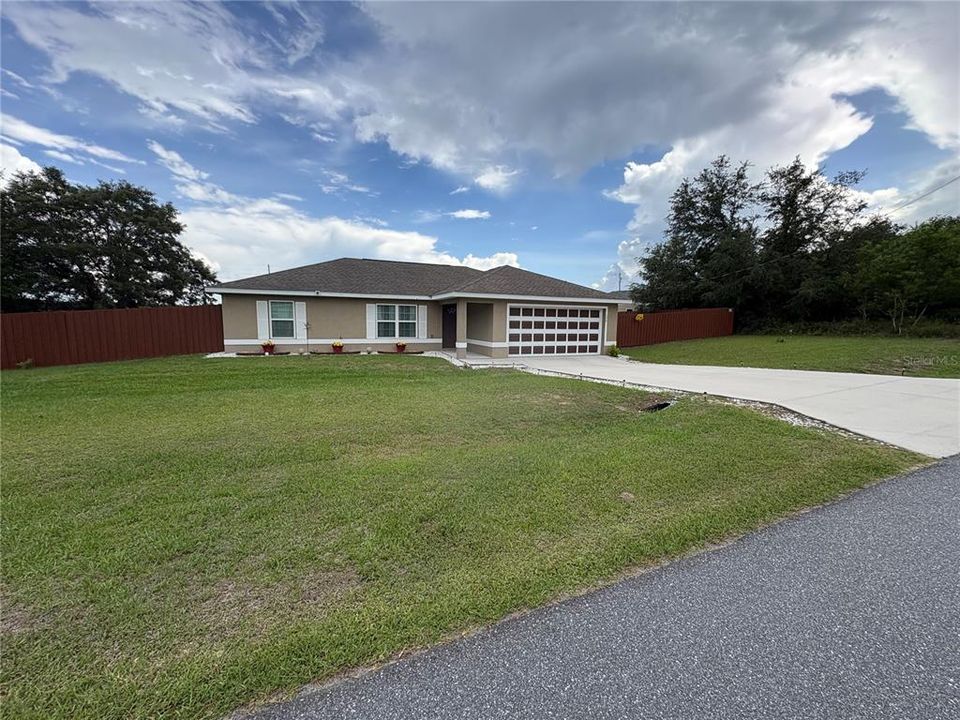 For Sale: $267,000 (3 beds, 2 baths, 1352 Square Feet)