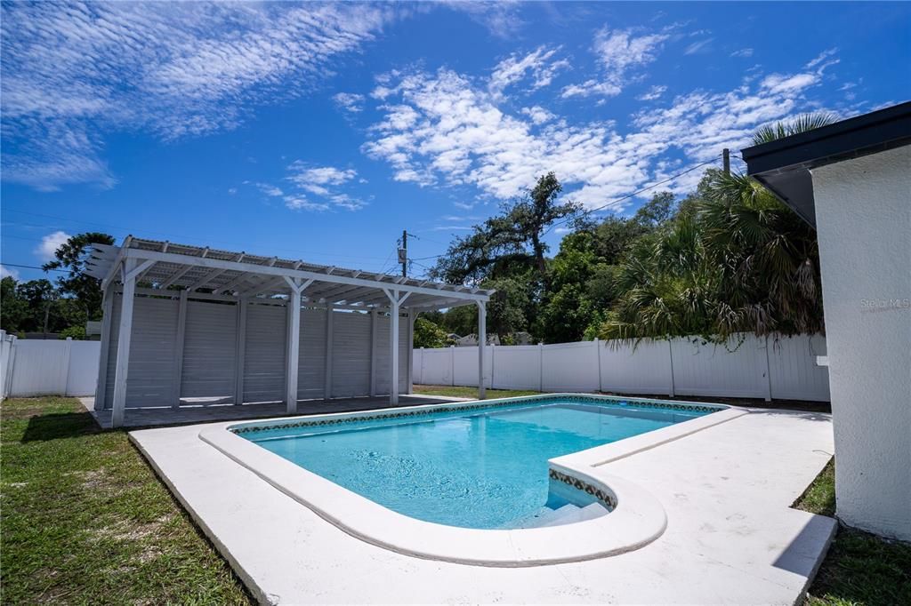 Active With Contract: $349,000 (3 beds, 2 baths, 1000 Square Feet)