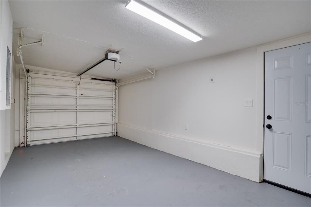 Active With Contract: $349,000 (3 beds, 2 baths, 1000 Square Feet)