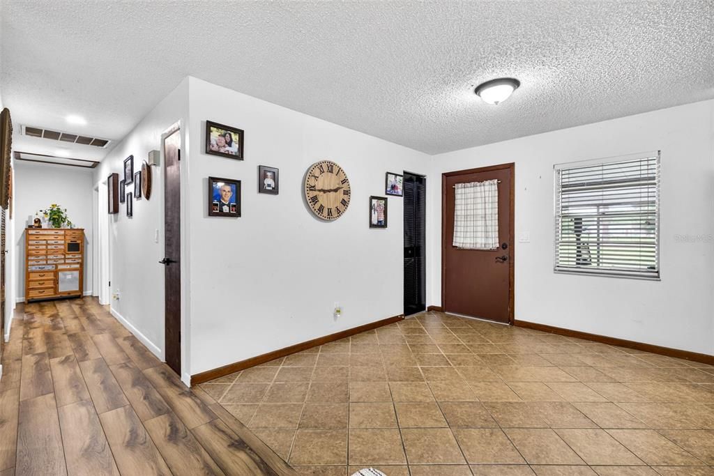 For Sale: $439,900 (3 beds, 2 baths, 1400 Square Feet)