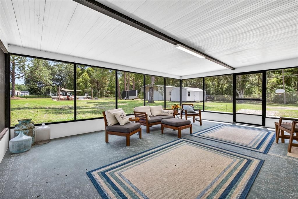 For Sale: $439,900 (3 beds, 2 baths, 1400 Square Feet)
