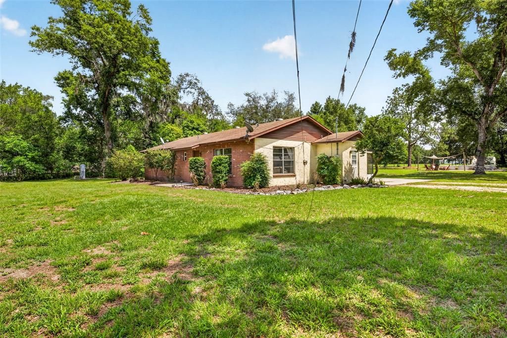 For Sale: $439,900 (3 beds, 2 baths, 1400 Square Feet)