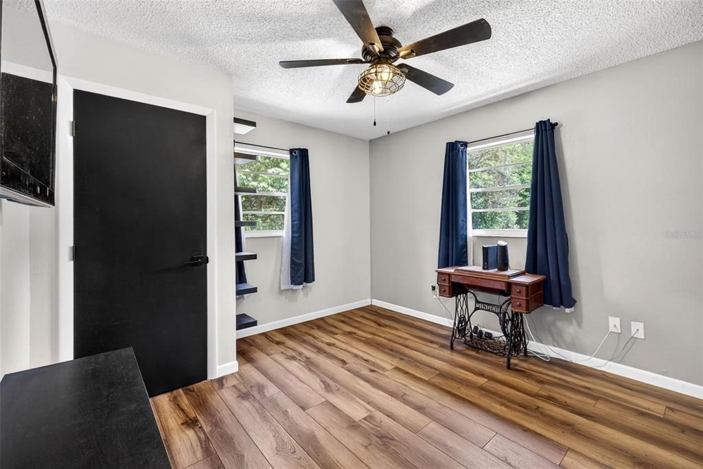 For Sale: $439,900 (3 beds, 2 baths, 1400 Square Feet)