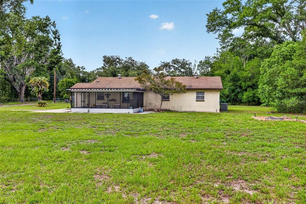 For Sale: $439,900 (3 beds, 2 baths, 1400 Square Feet)
