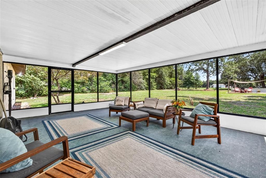 For Sale: $439,900 (3 beds, 2 baths, 1400 Square Feet)