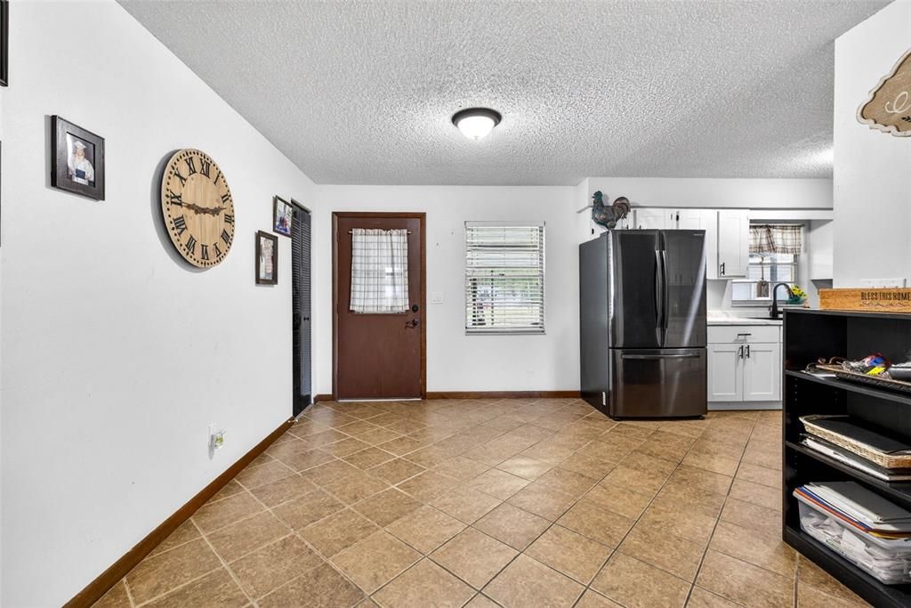 For Sale: $439,900 (3 beds, 2 baths, 1400 Square Feet)