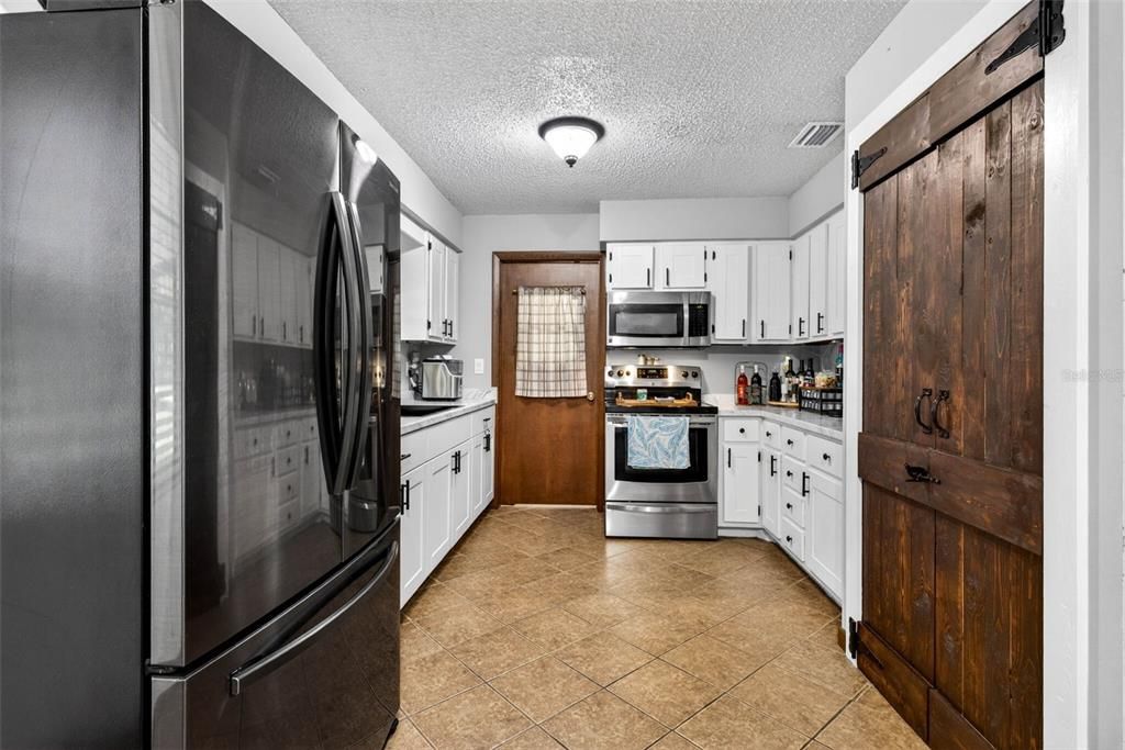 For Sale: $439,900 (3 beds, 2 baths, 1400 Square Feet)