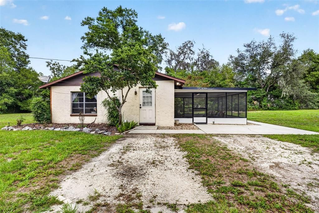 For Sale: $439,900 (3 beds, 2 baths, 1400 Square Feet)
