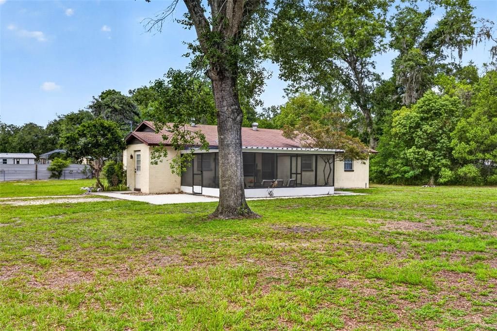 For Sale: $439,900 (3 beds, 2 baths, 1400 Square Feet)