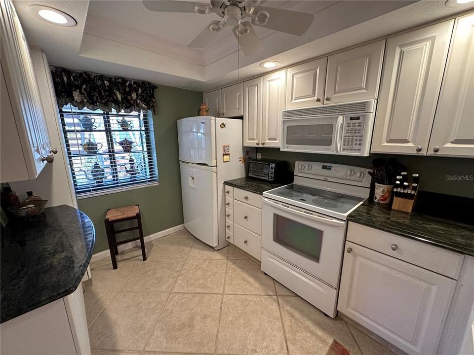 For Rent: $3,500 (2 beds, 2 baths, 1186 Square Feet)