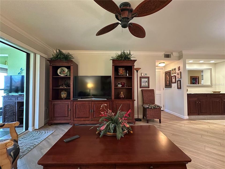 For Rent: $3,500 (2 beds, 2 baths, 1186 Square Feet)
