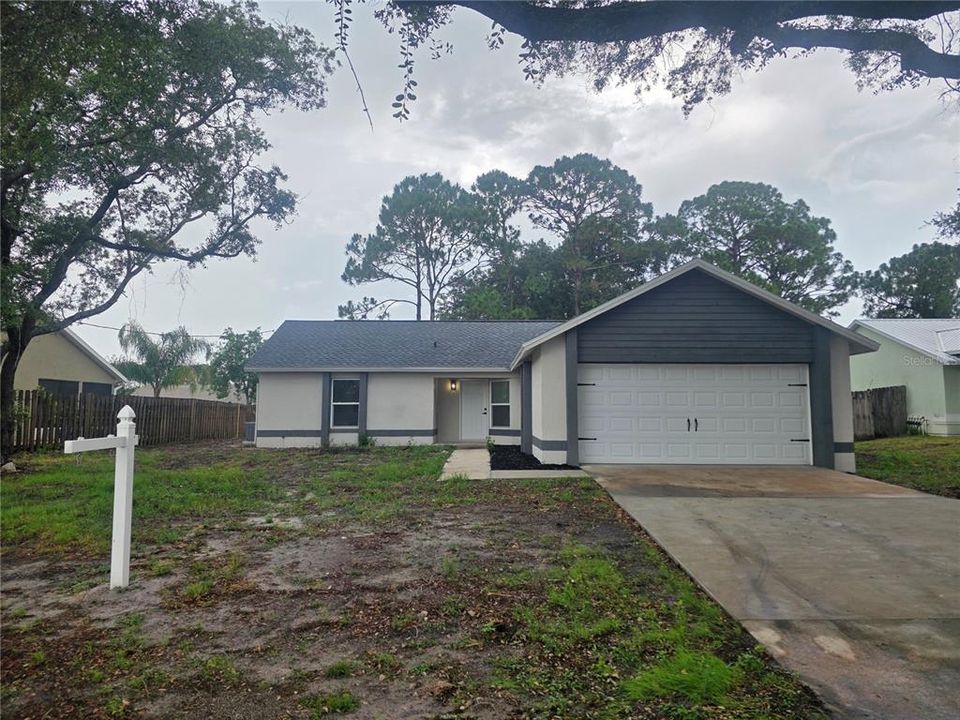 For Sale: $299,000 (3 beds, 2 baths, 1120 Square Feet)