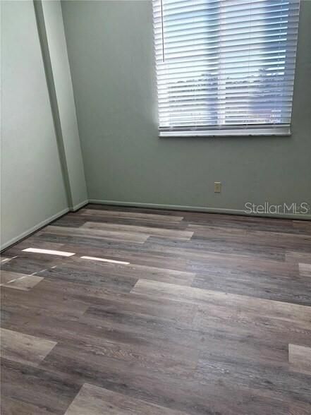 For Sale: $180,000 (2 beds, 2 baths, 940 Square Feet)