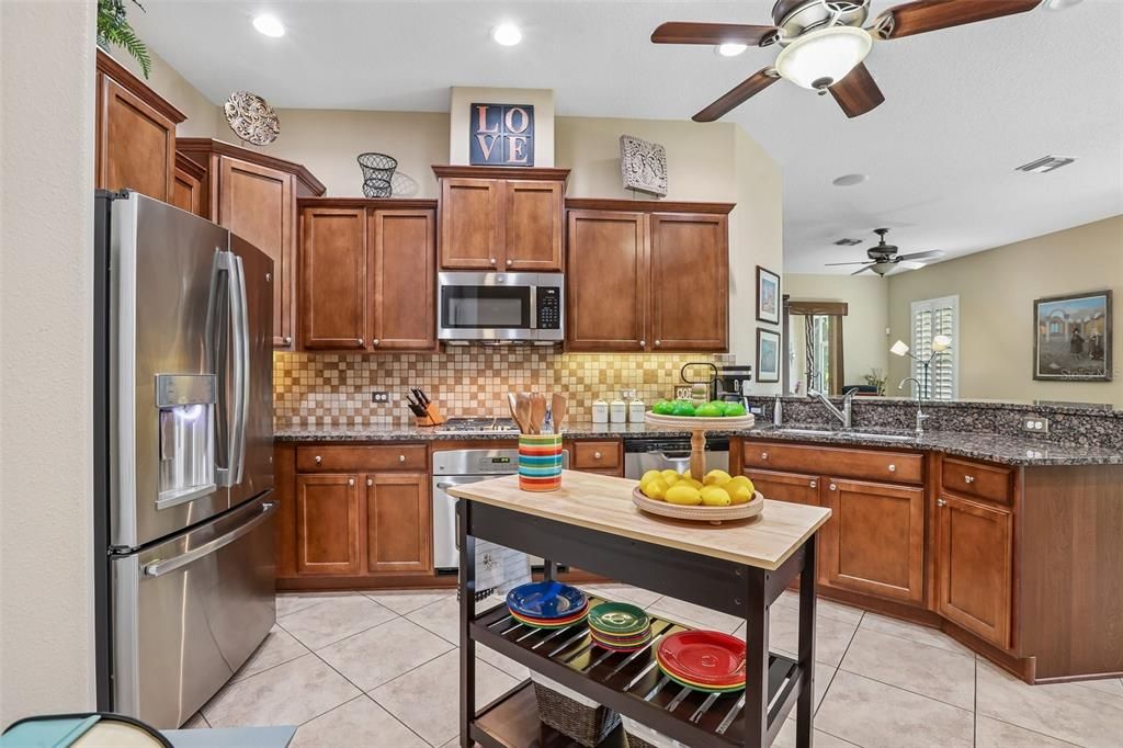 For Sale: $399,900 (2 beds, 2 baths, 1629 Square Feet)