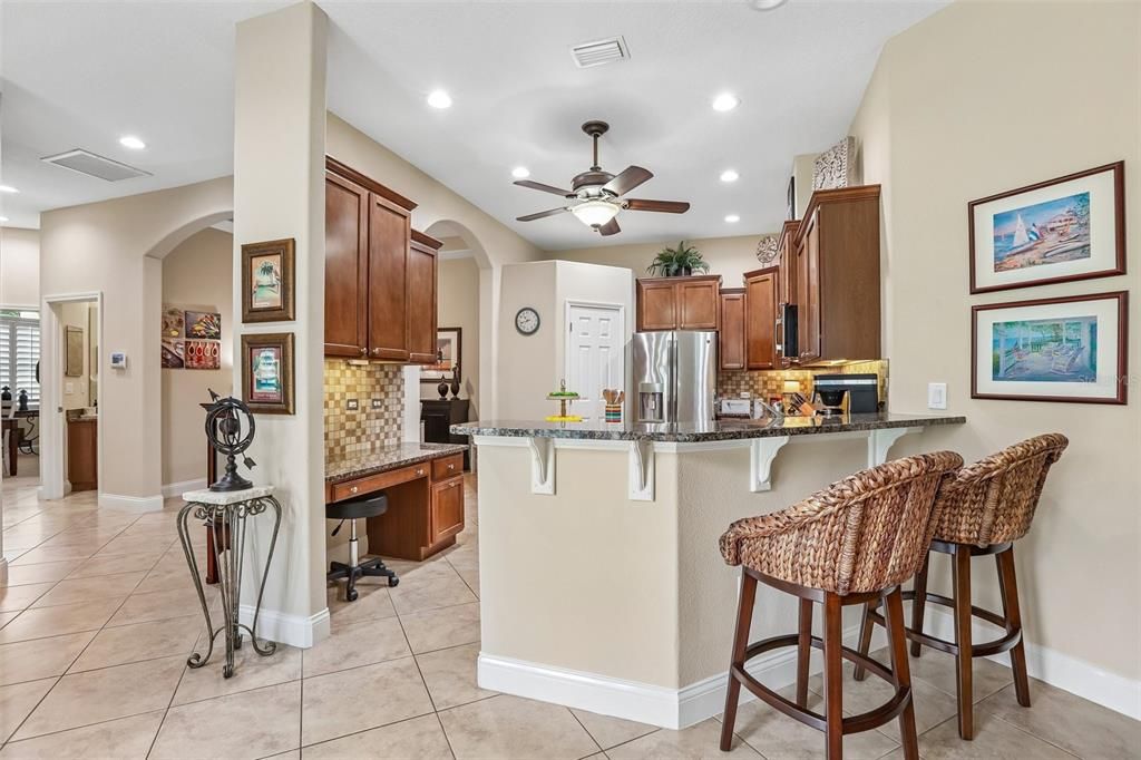 For Sale: $399,900 (2 beds, 2 baths, 1629 Square Feet)