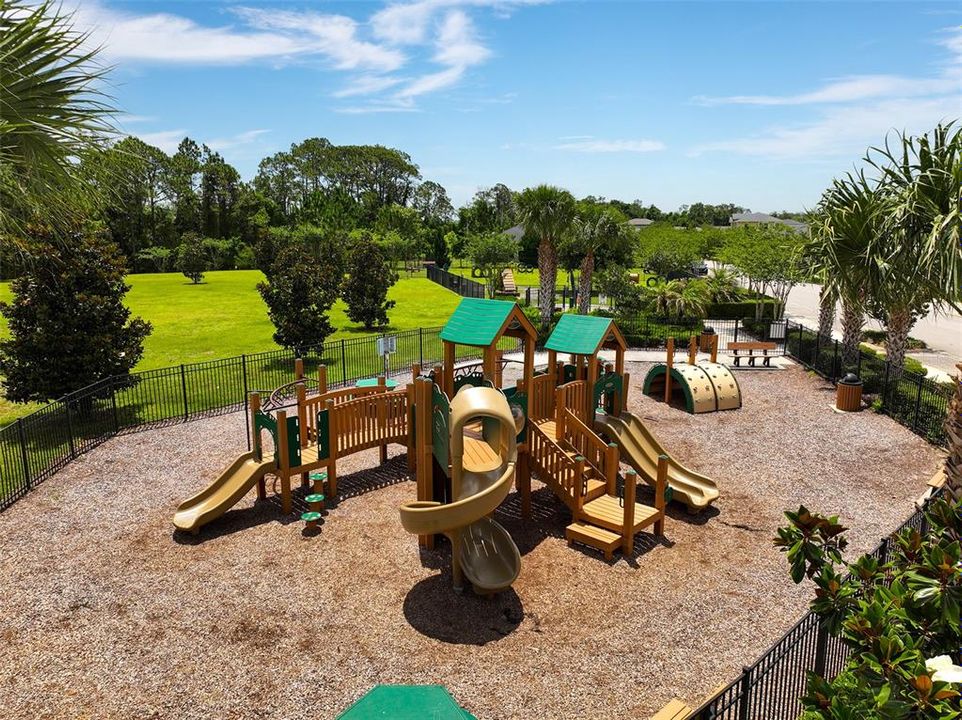 For Sale: $439,000 (4 beds, 2 baths, 1901 Square Feet)