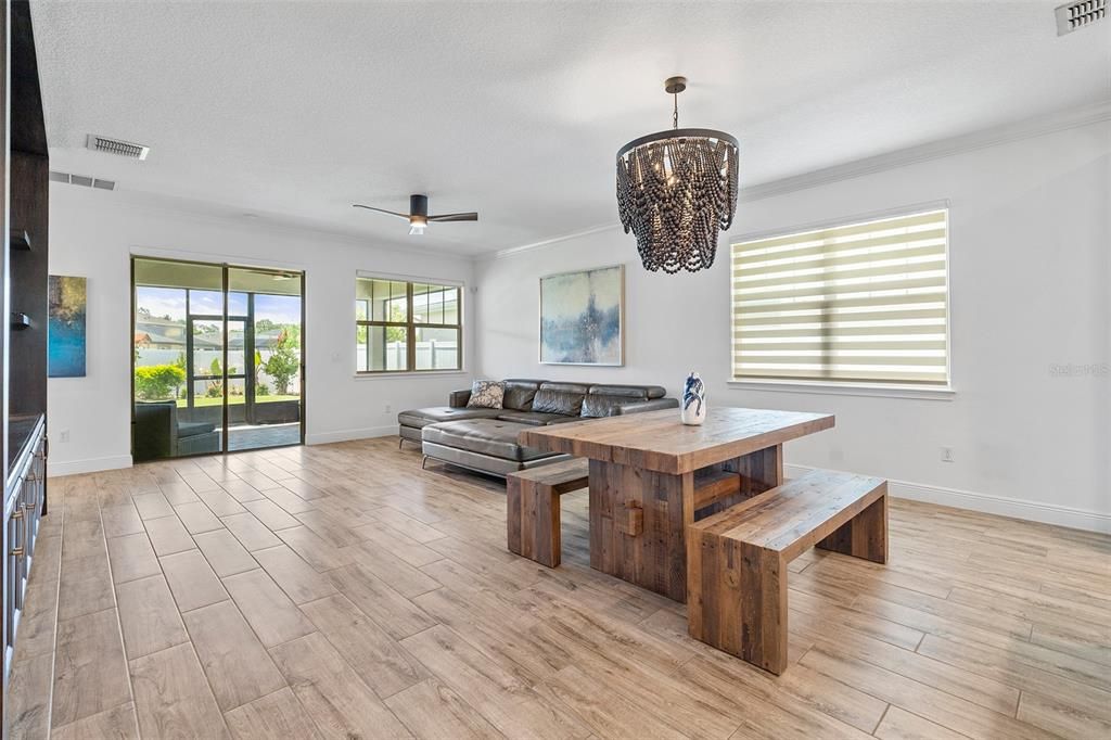 For Sale: $439,000 (4 beds, 2 baths, 1901 Square Feet)