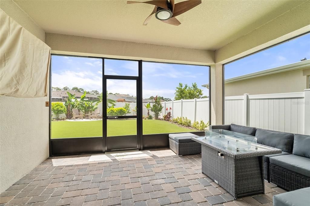 For Sale: $439,000 (4 beds, 2 baths, 1901 Square Feet)
