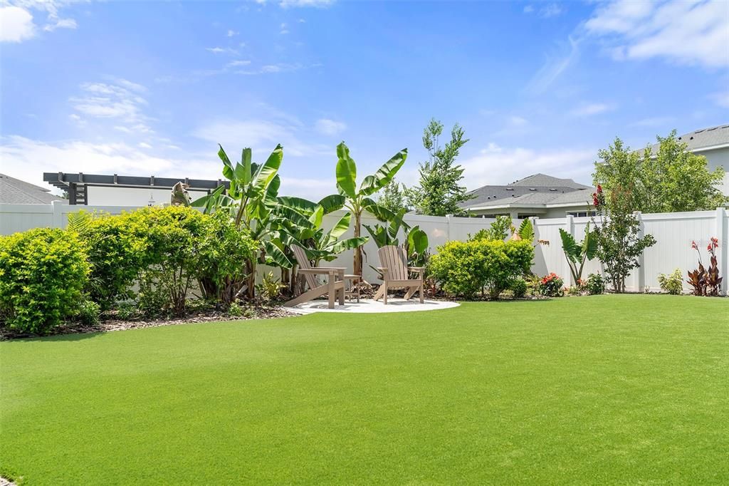 For Sale: $439,000 (4 beds, 2 baths, 1901 Square Feet)