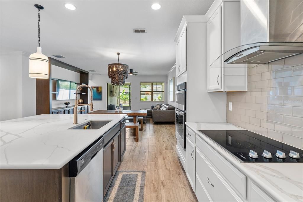 For Sale: $439,000 (4 beds, 2 baths, 1901 Square Feet)