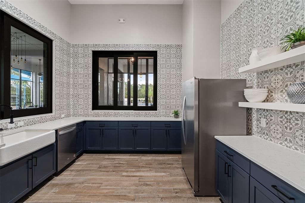 For Sale: $439,000 (4 beds, 2 baths, 1901 Square Feet)