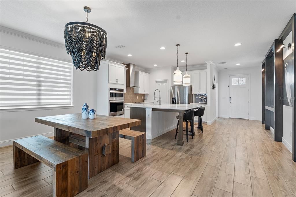 For Sale: $439,000 (4 beds, 2 baths, 1901 Square Feet)